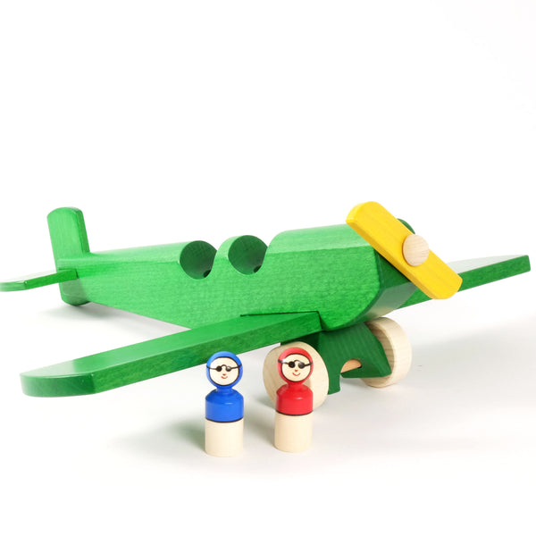 Holzflugzeug mit Piloten
