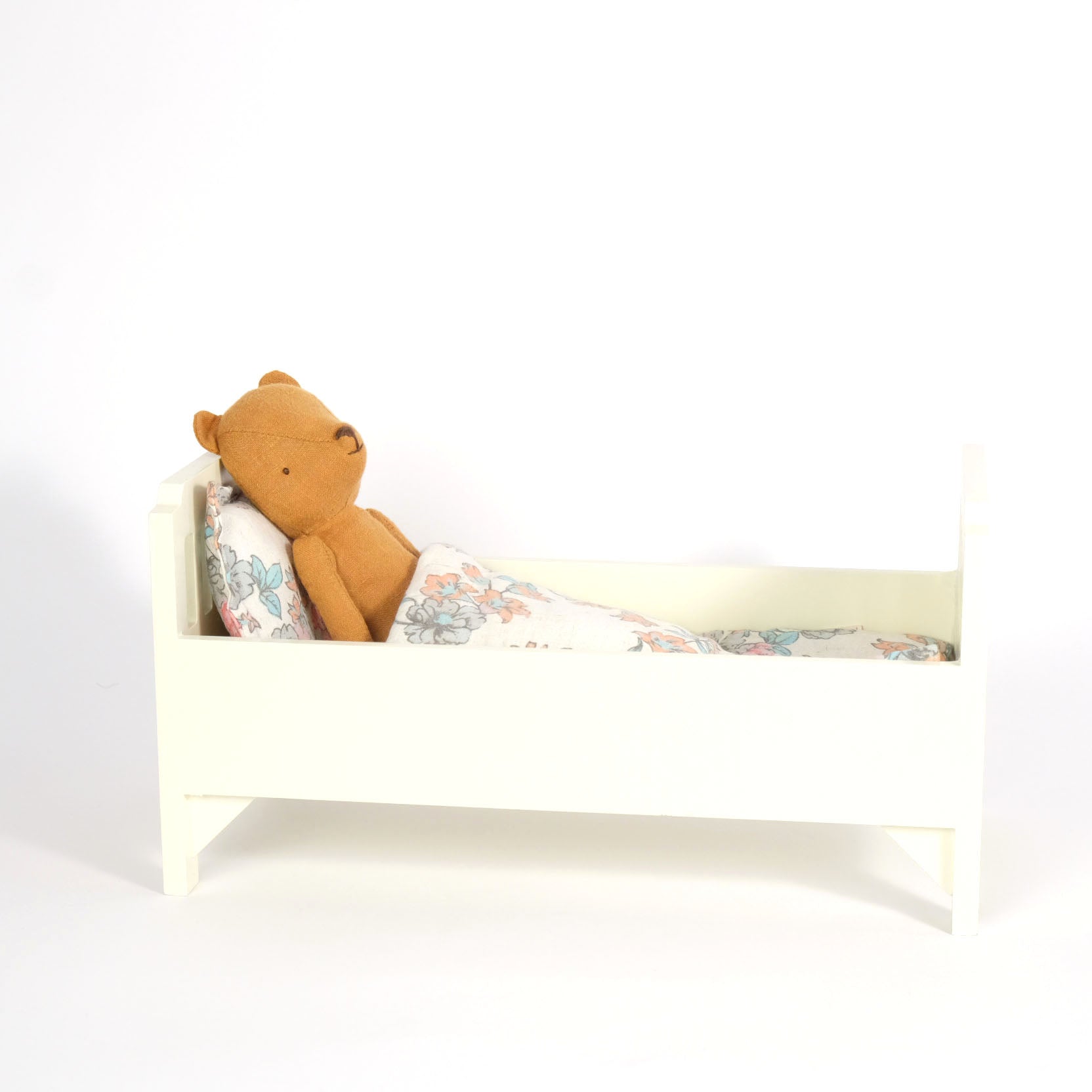 Puppenbett aus Holz